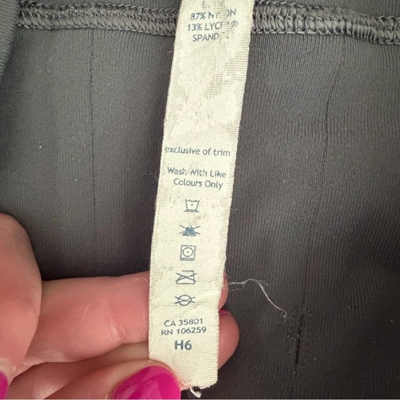 Lululemon Train Times Tight Leggings Size 6 Charcoal Gray Pockets - Picture 5 of 8